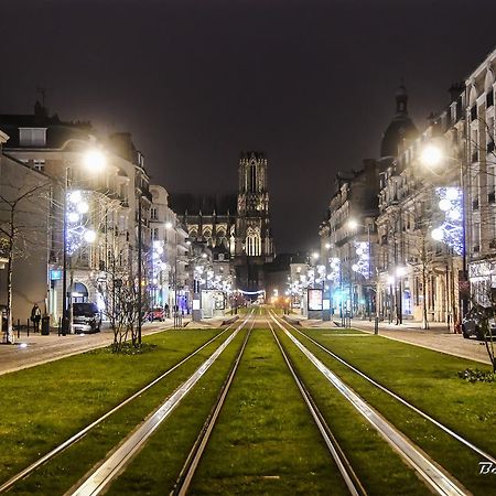Mm Suites Cathedrale Reims Exterior foto